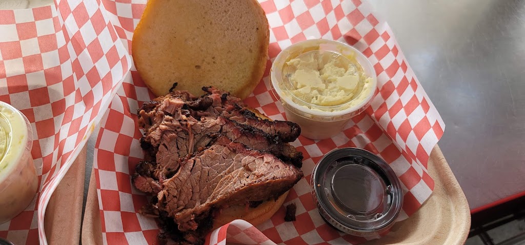 Red Arrow BBQ on Route 66 | restaurant | 1981 Old, U.S. Rt. 66, Edgewood, NM 87015, USA | 5052805363 OR +1 505-280-5363