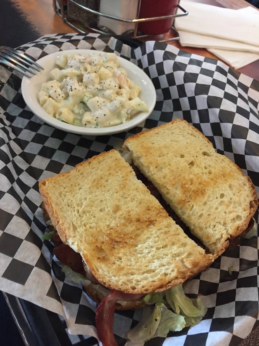 Bonney Lake Tavern | restaurant | 18212 WA-410, Bonney Lake, WA 98391, USA | 2538639904 OR +1 253-863-9904