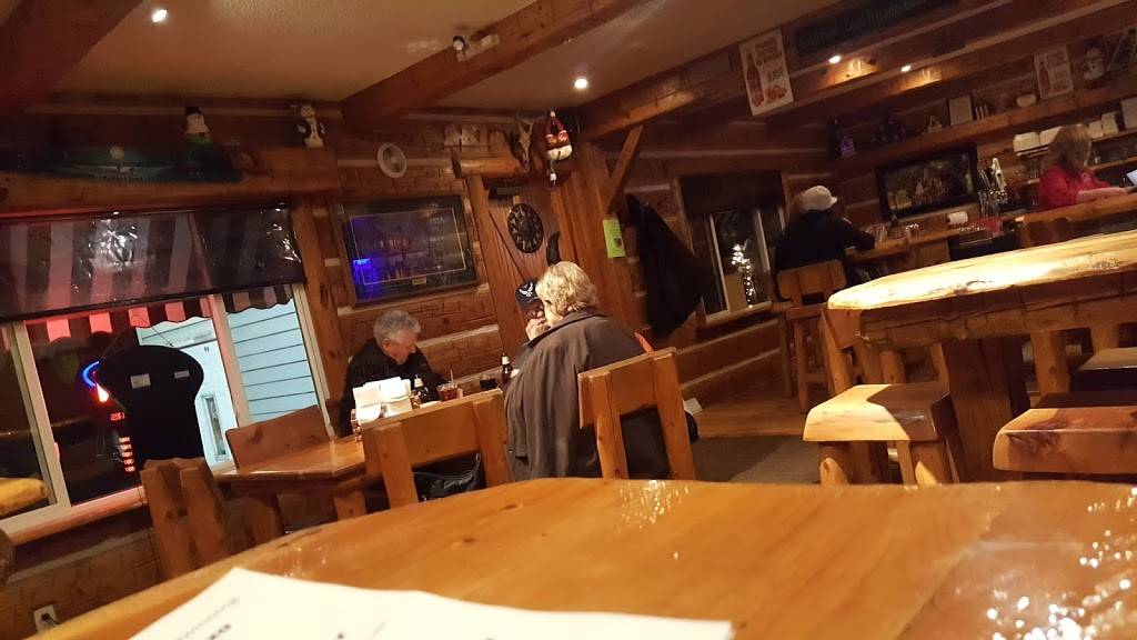 Riverview Inn | restaurant | 3172 N Riverside Dr, Saukville, WI 53080, USA | 2622840411 OR +1 262-284-0411