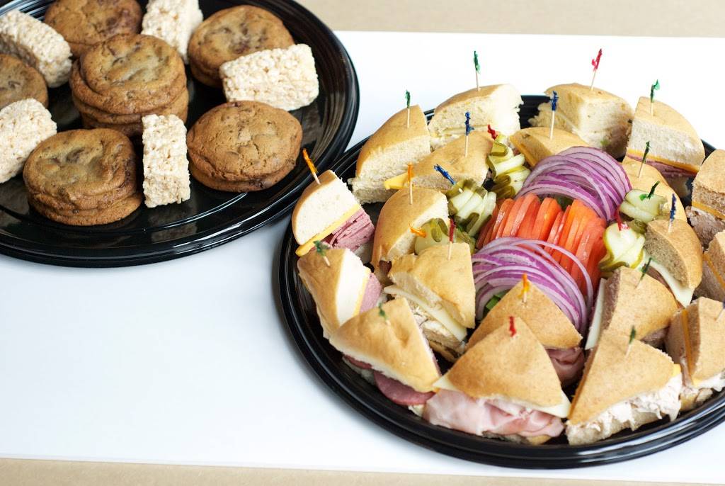 Brown Bag Deli | restaurant | 2540 Amherst St, Houston, TX 77005, USA | 7135206100 OR +1 713-520-6100