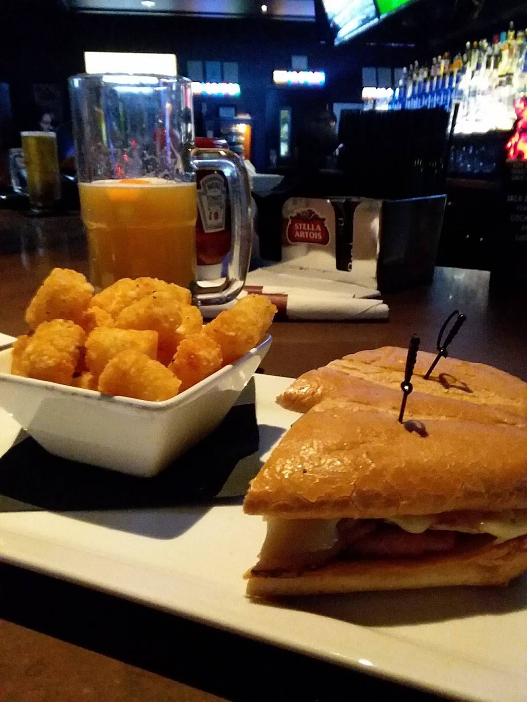 The Bar @ Bermuda & St. Rose | restaurant | 11624 Bermuda Rd, Henderson, NV 89052, USA | 7022693177 OR +1 702-269-3177