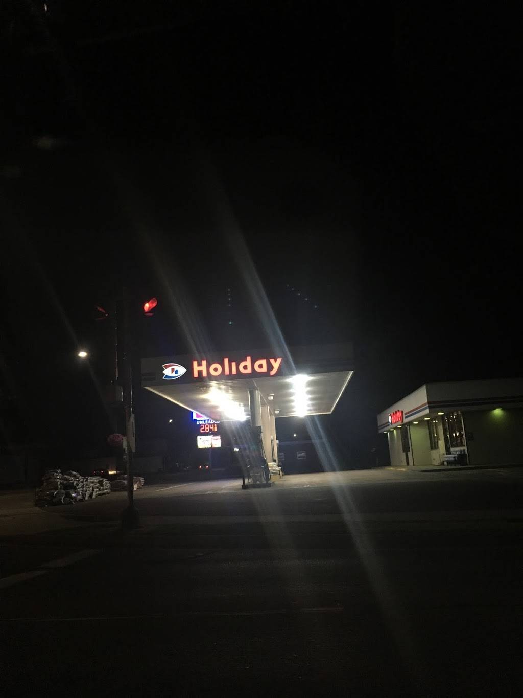 Holiday Stationstores | cafe | 300 E Spruce St, Abbotsford, WI 54405, USA | 7152234600 OR +1 715-223-4600