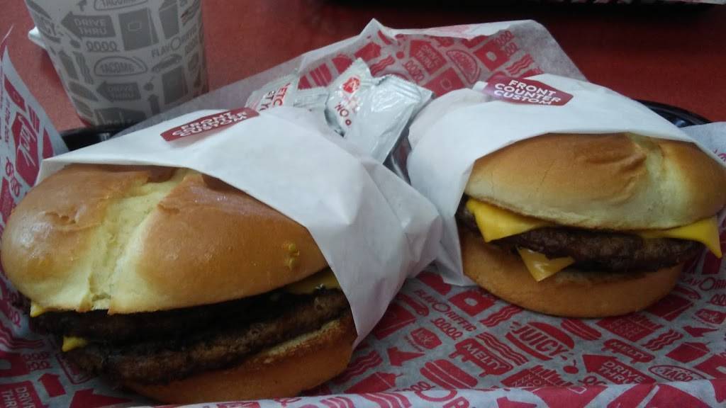 Jack in the Box | restaurant | 3110 E Tulare St, Fresno, CA 93702, USA | 5592372833 OR +1 559-237-2833