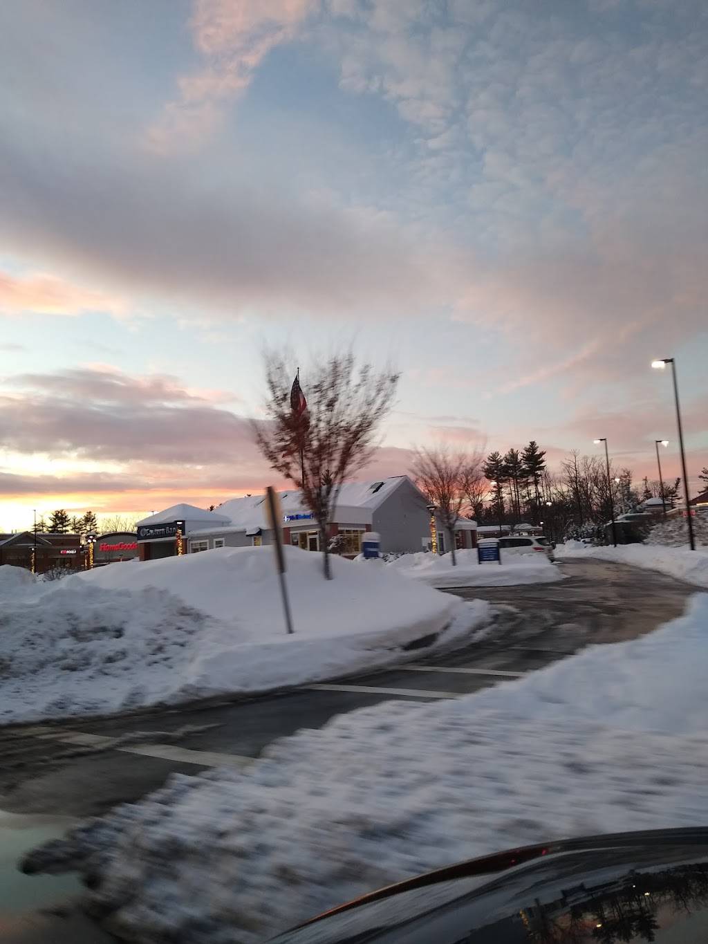 Starbucks | cafe | 174 Littleton Rd, Westford, MA 01886, USA | 9783925926 OR +1 978-392-5926