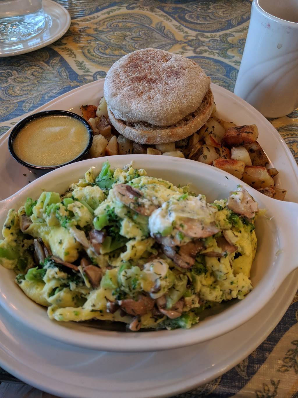 Le Peep | restaurant | 7501 N University St #130, Peoria, IL 61614, USA | 3096925512 OR +1 309-692-5512