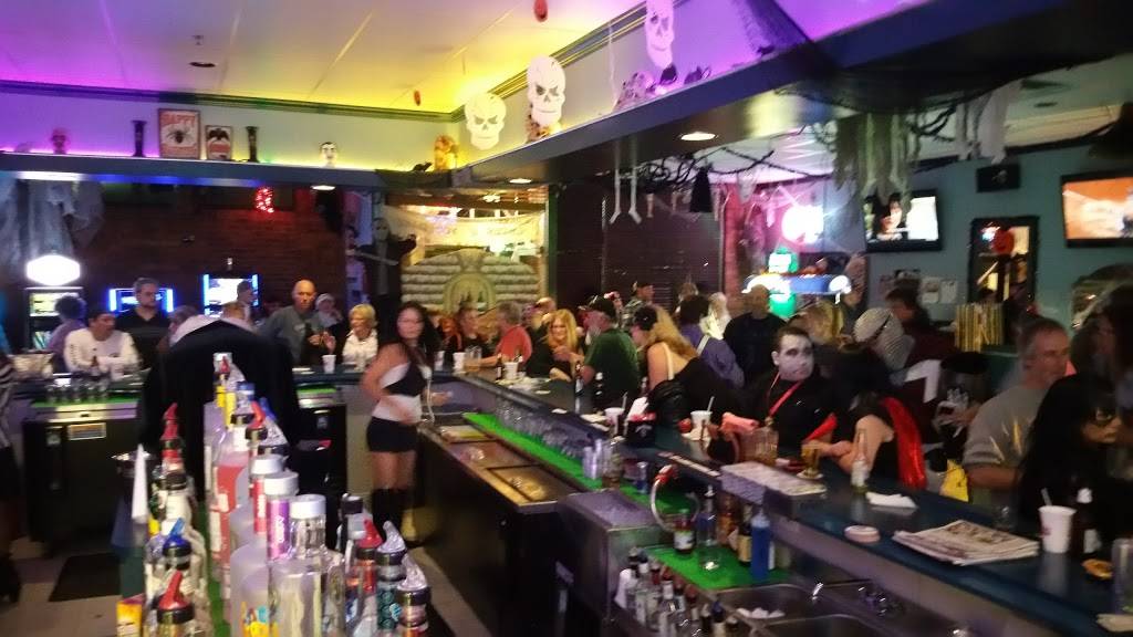 Larrys Bar & Grill | restaurant | 322 N Independence Blvd # A, Romeoville, IL 60446, USA | 8155522284 OR +1 815-552-2284