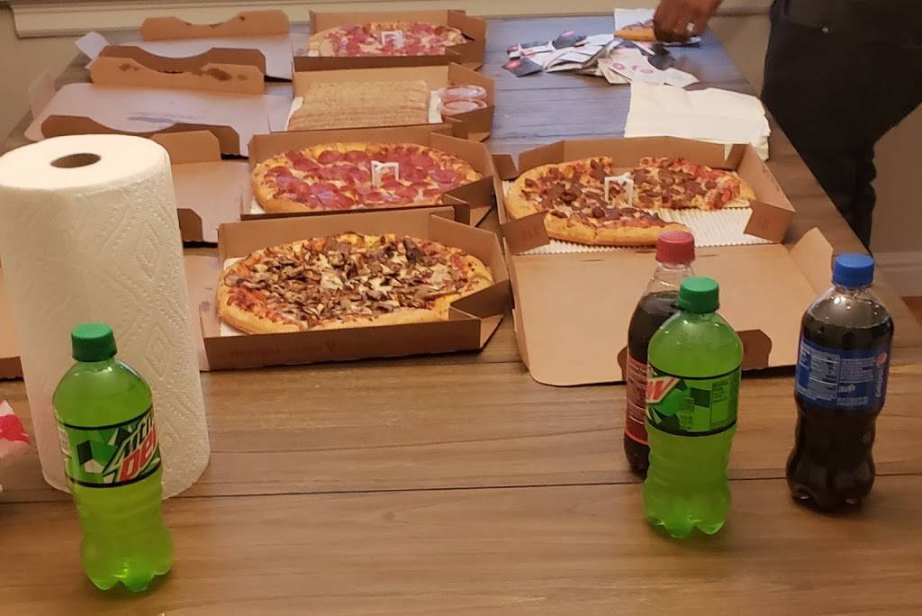 Pizza Hut | meal takeaway | 11760 Manchester Rd, Des Peres, MO 63131, USA | 3148215353 OR +1 314-821-5353