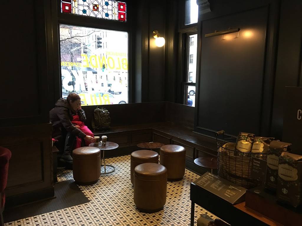 Starbucks | cafe | 42 E Chicago Ave, Chicago, IL 60611, USA | 3129516932 OR +1 312-951-6932