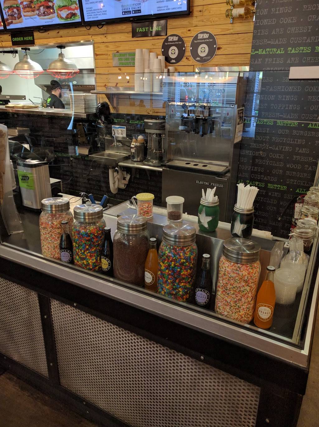 BurgerFi | restaurant | 8504 Fenton St, Silver Spring, MD 20910, USA | 3015652100 OR +1 301-565-2100