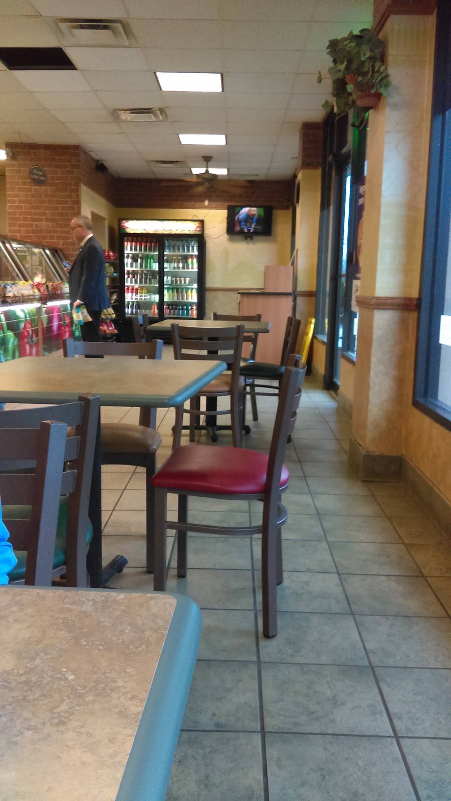 Subway Restaurants | restaurant | 3200 N High St, Columbus, OH 43202, USA | 6142677827 OR +1 614-267-7827