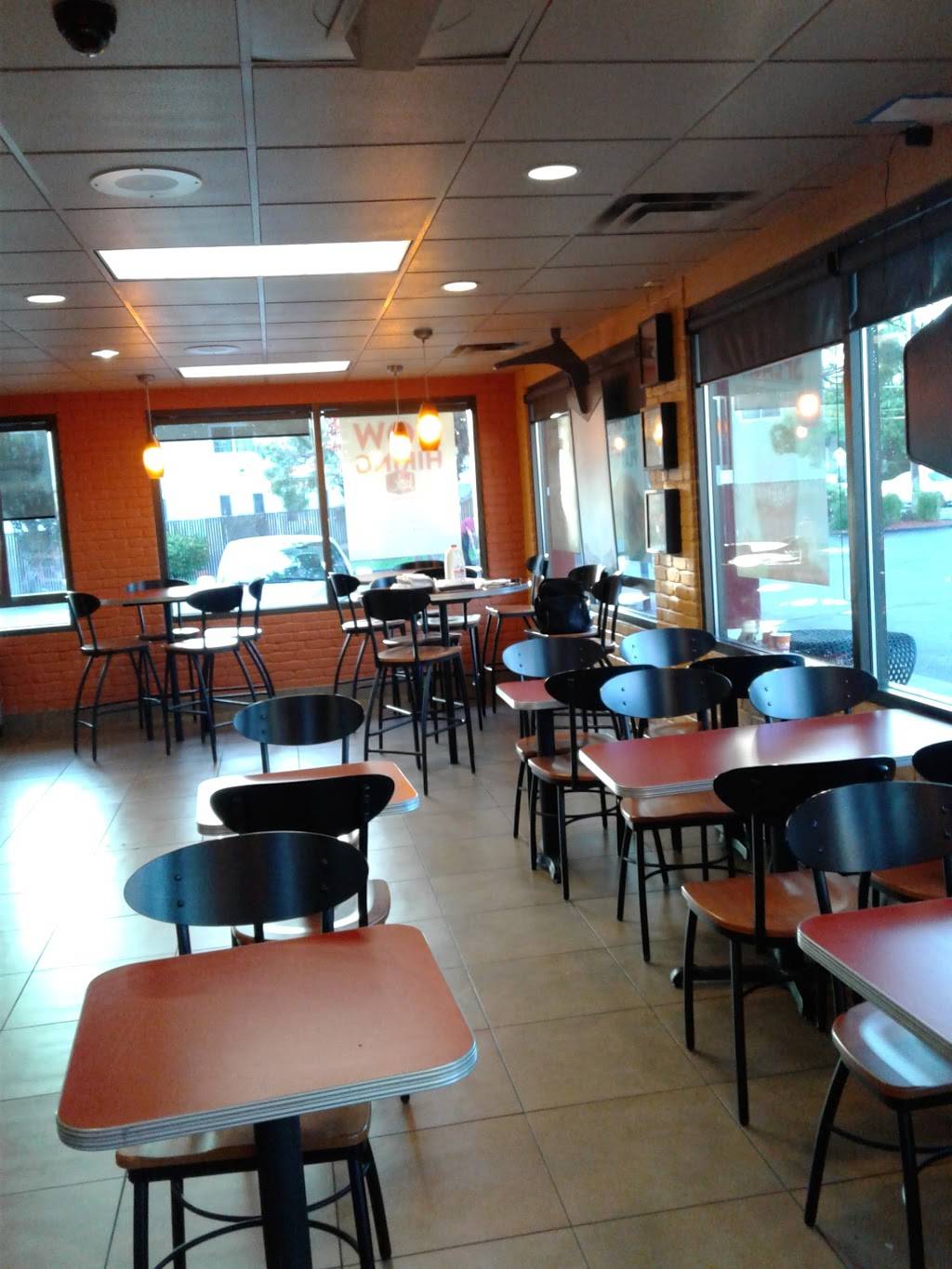 Jack in the Box | restaurant | 1075 W Tennyson Rd, Hayward, CA 94544, USA | 5108870733 OR +1 510-887-0733