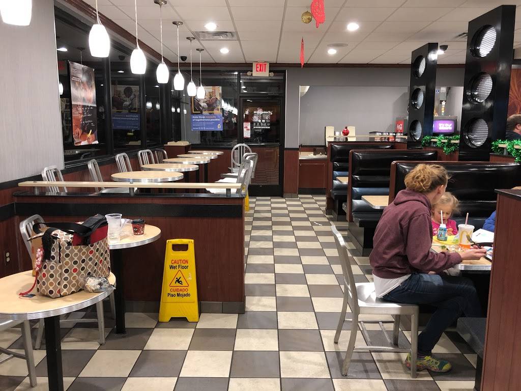 McDonalds | cafe | 202 North Ave, Ina, IL 62846, USA | 6184375317 OR +1 618-437-5317