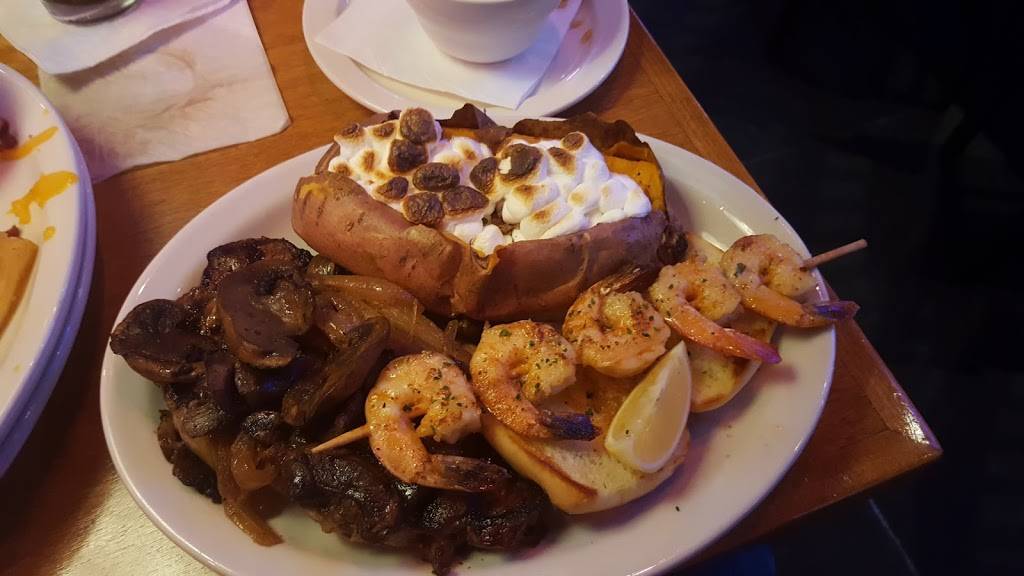 Texas Roadhouse | restaurant | 2323 South Rd, Poughkeepsie, NY 12601, USA | 8454330337 OR +1 845-433-0337