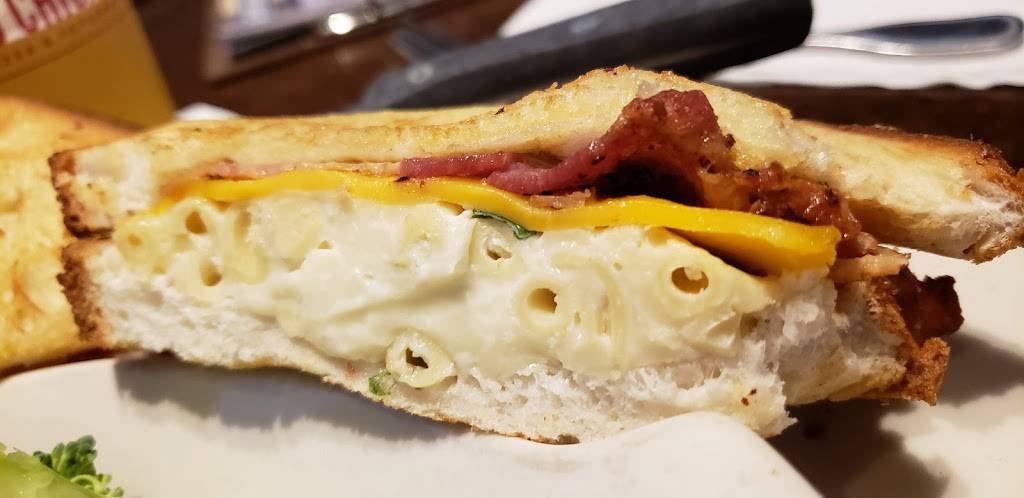 Old Chicago Pizza and Taproom | restaurant | 4641 Jack Kultgen Fwy, Waco, TX 76711, USA | 2546620950 OR +1 254-662-0950