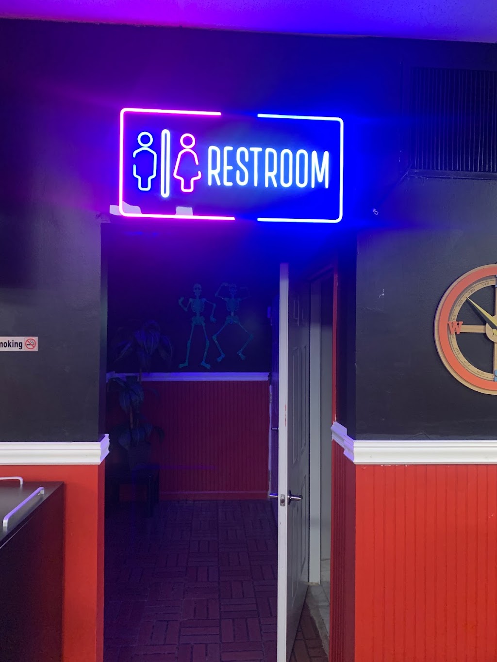 Hillboyz Wing and Burger Bar | restaurant | 3711 Lamar Ave, Memphis, TN 38118, USA | 9016237196 OR +1 901-623-7196