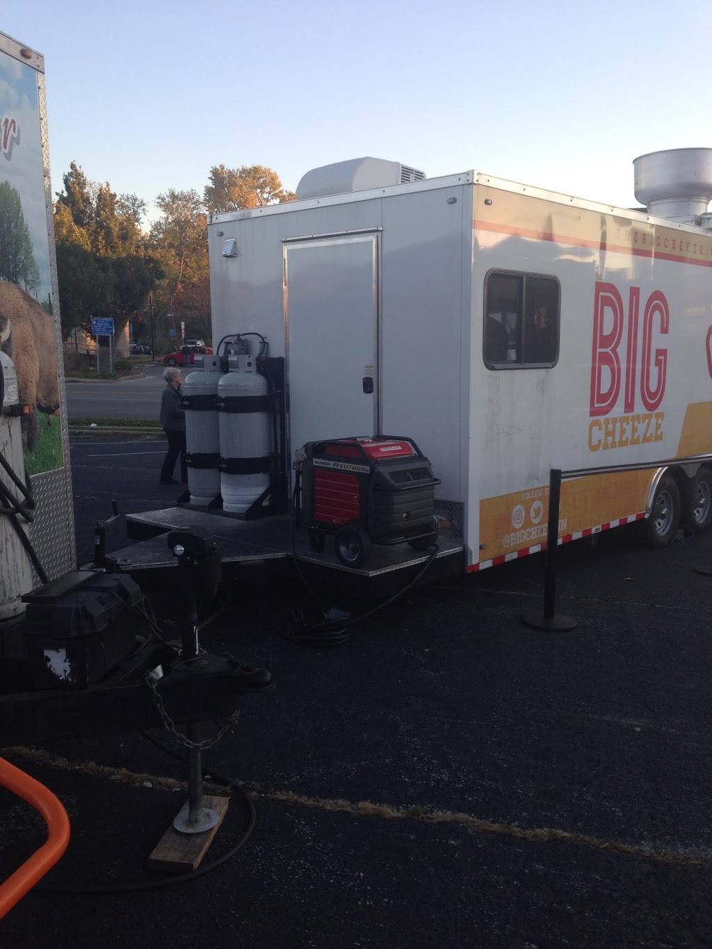 The Big Cheeze | restaurant | 419 N Walnut St, Bloomington, IN 47404, USA | 3179088300 OR +1 317-908-8300