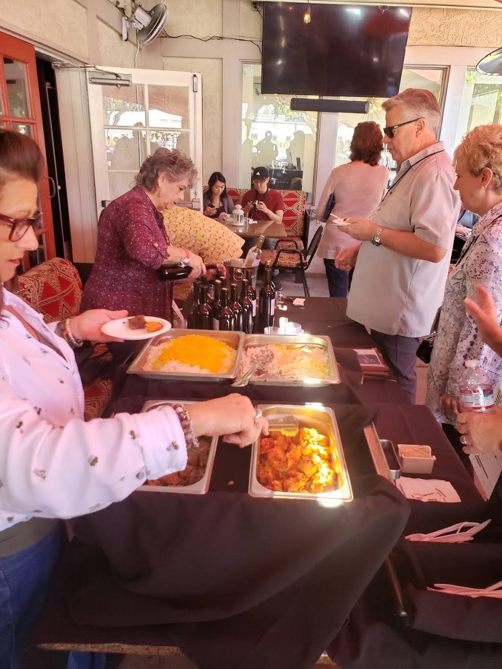 Divan Mediterranean Grill and Hookah Lounge | restaurant | 303 El Camino Real, Tustin, CA 92780, USA | 7144858242 OR +1 714-485-8242