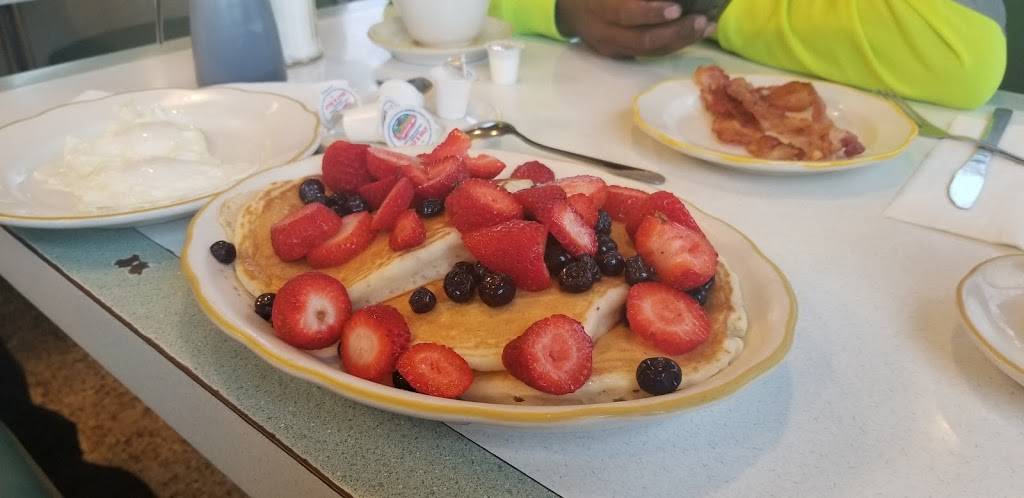 Golden Gate Diner | restaurant | 1318 Union Blvd, Allentown, PA 18109, USA | 6104359111 OR +1 610-435-9111