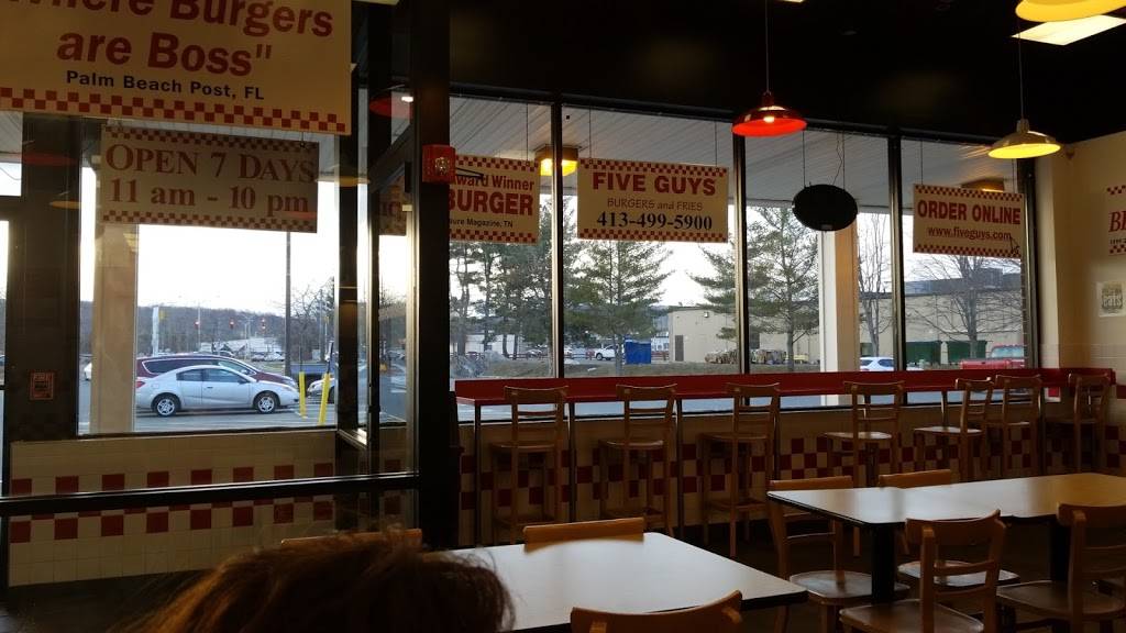 Five Guys | meal takeaway | 660 Merrill Rd, Pittsfield, MA 01201, USA | 4134995900 OR +1 413-499-5900