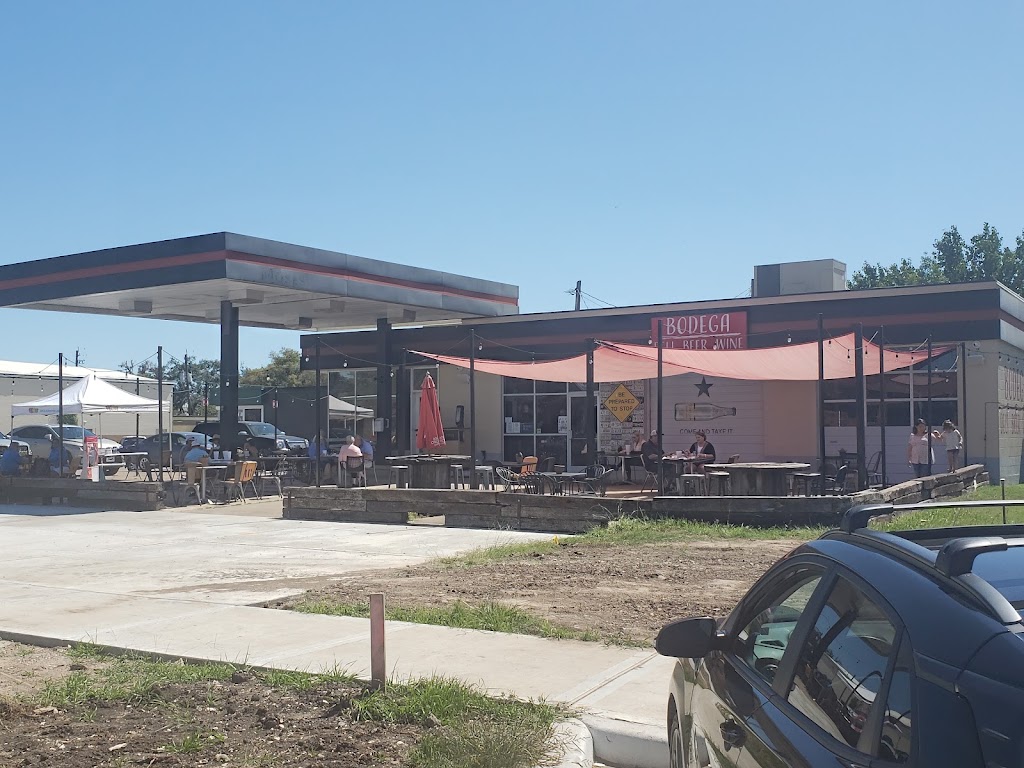 Bodega | restaurant | 5 Circle Way, Lake Jackson, TX 77566, USA | 9793163901 OR +1 979-316-3901