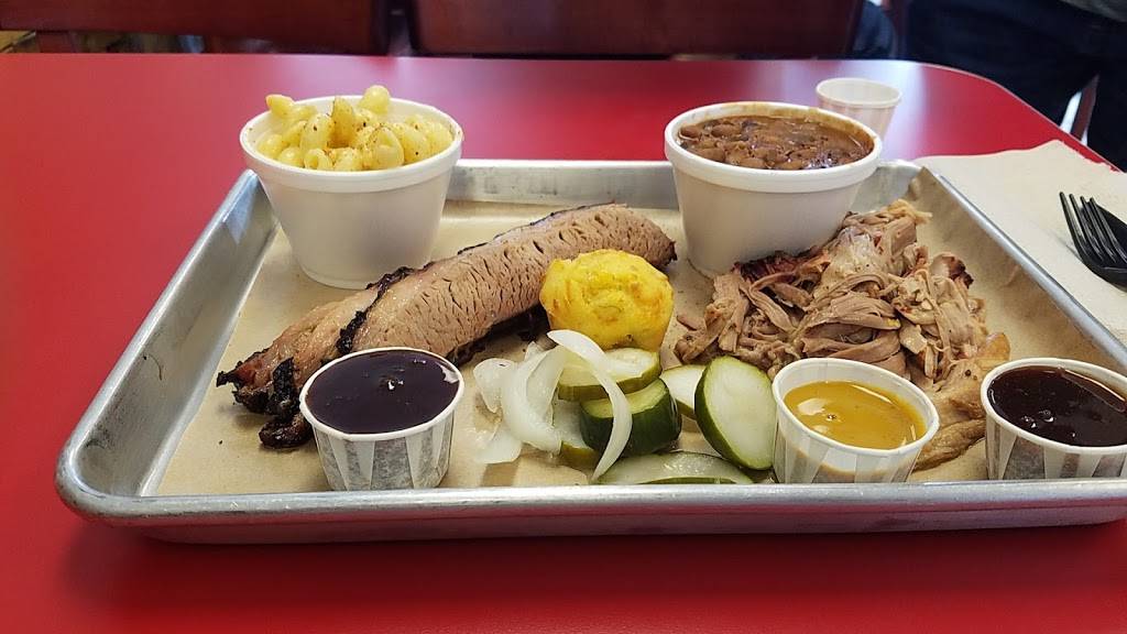 Naked BBQ | restaurant | 2340 W Bell Rd, Phoenix, AZ 85023, USA | 6024394227 OR +1 602-439-4227