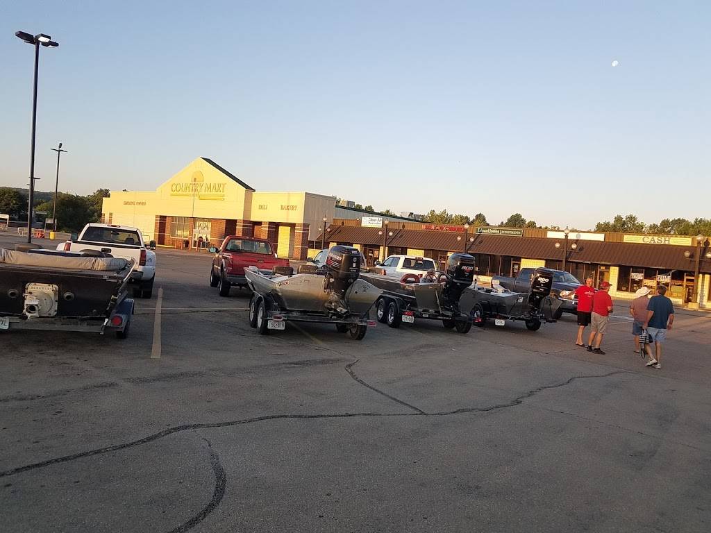 Family Steakhouse | restaurant | 10 Pkwy Shopping Ctr, Potosi, MO 63664, USA | 5734382474 OR +1 573-438-2474