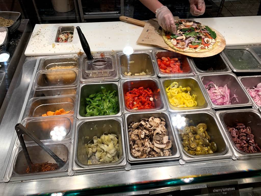 Blaze Pizza | meal takeaway | 8229 Dean Martin Dr Ste 115, Las Vegas, NV 89139, USA | 7027458288 OR +1 702-745-8288