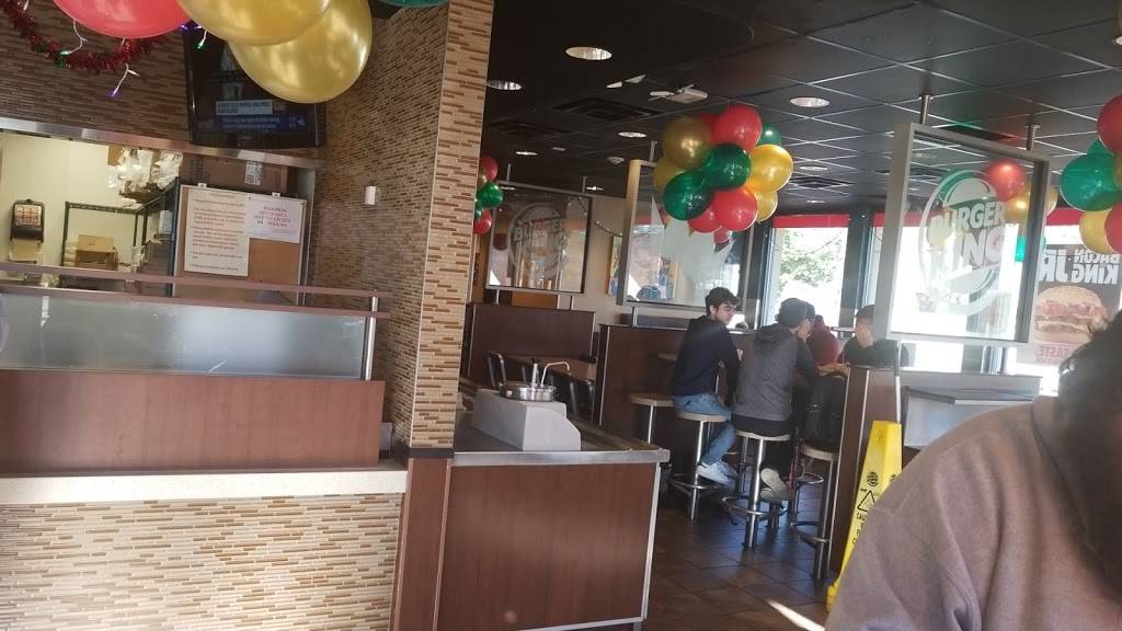 Burger King | restaurant | 900 Old Country Rd, Riverhead, NY 11901, USA | 6317275553 OR +1 631-727-5553