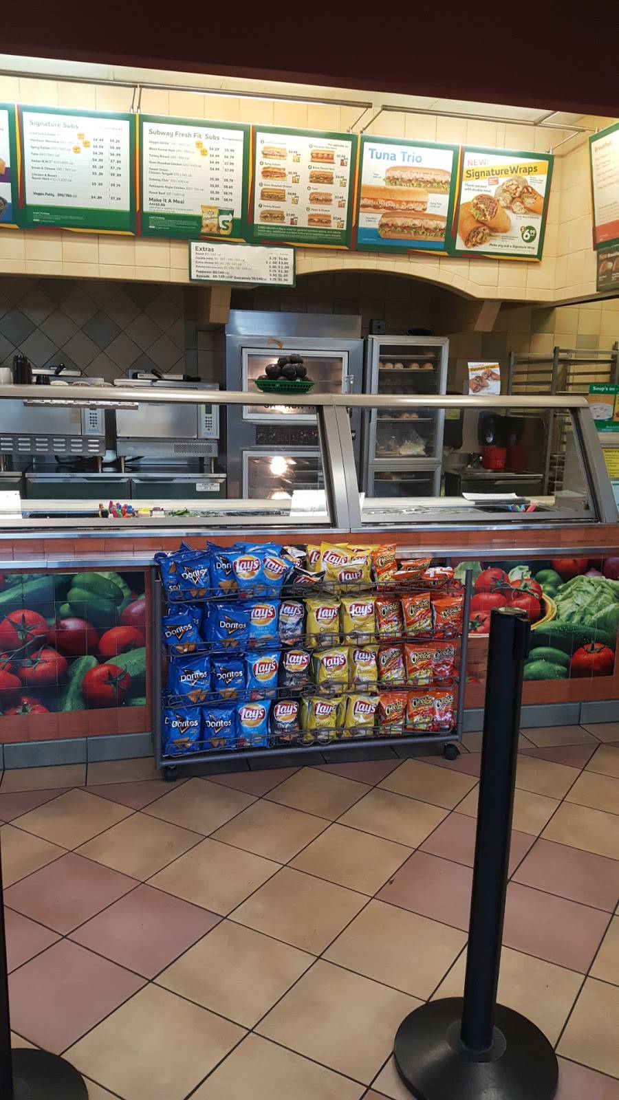 Subway Restaurants | restaurant | 6420 Gage Ave C, Bell Gardens, CA 90201, USA | 5629278200 OR +1 562-927-8200