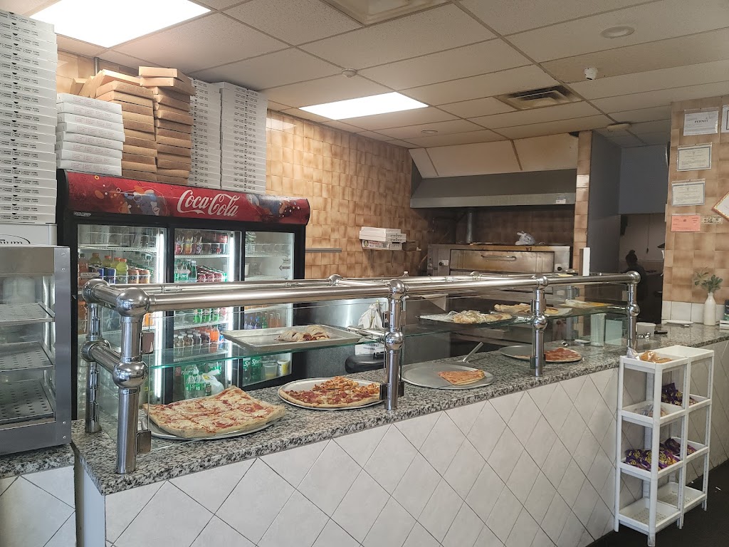 Family Pizzeria | restaurant | 743 Commack Rd, Brentwood, NY 11717, USA | 6312775264 OR +1 631-277-5264