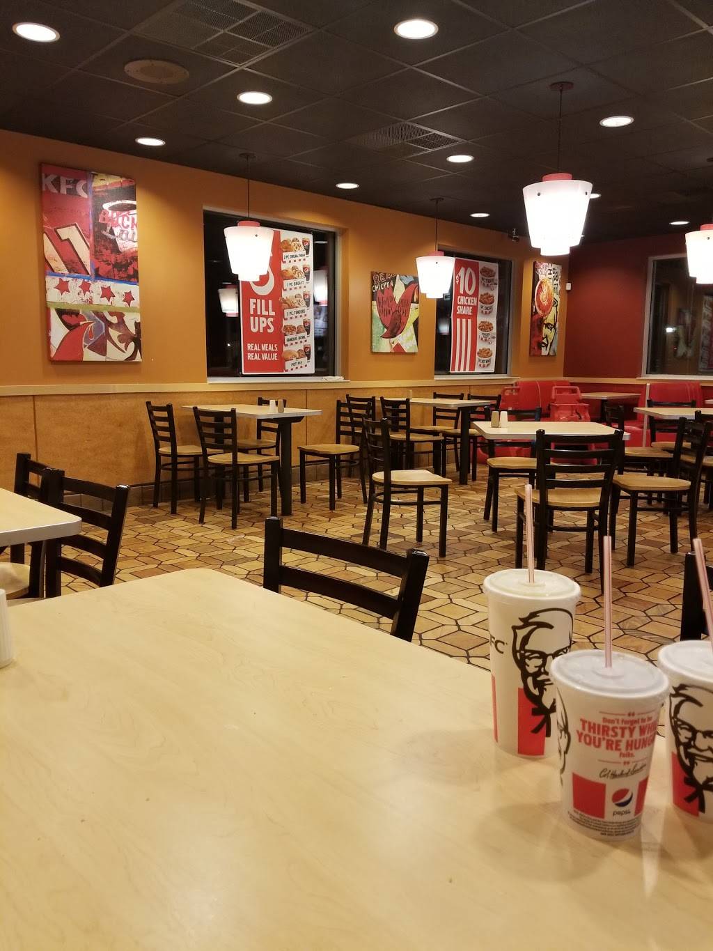KFC | restaurant | 3415 Fiesta Ct, La Crosse, WI 54601, USA | 6087884610 OR +1 608-788-4610