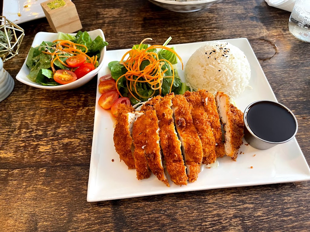 Tanuki Sushi & Grill | restaurant | 3006 N Sheffield Ave, Chicago, IL 60657, USA | 7733601950 OR +1 773-360-1950