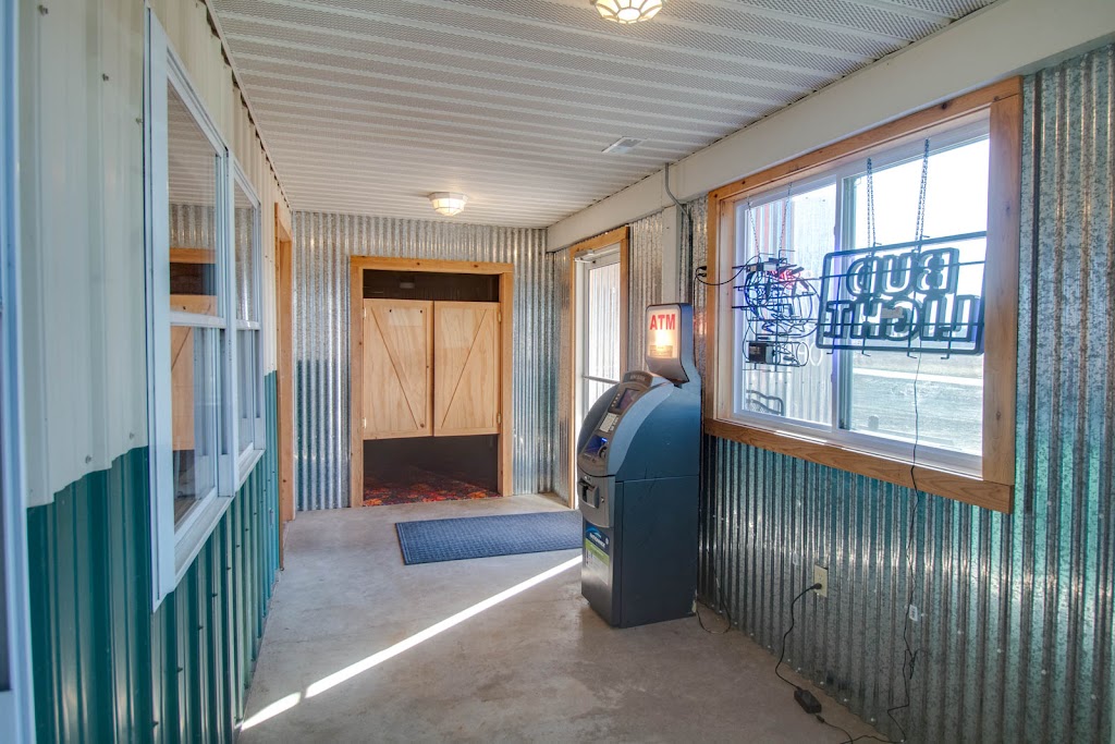 Fox Creek Bourbon Barrel | restaurant | 18506 N. Mississippi Road, Hamburg, IL 62045, USA | 6182321376 OR +1 618-232-1376