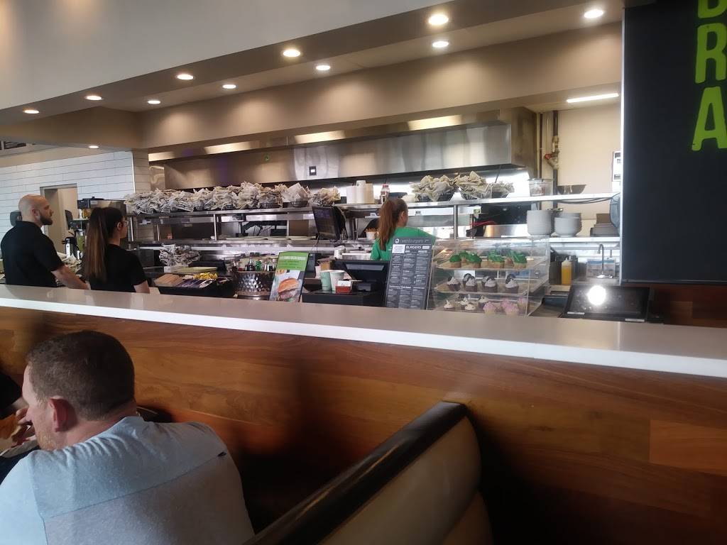 Wahlburgers | restaurant | 21200 Penn St, Taylor, MI 48180, USA | 3132097440 OR +1 313-209-7440