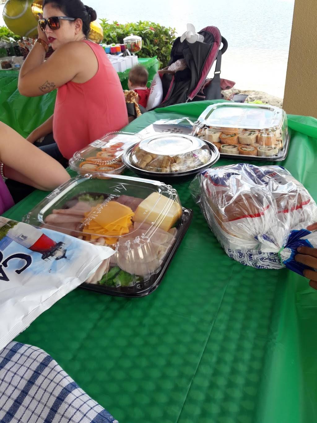 Betty Croquer Doral Isles Restaurant | restaurant | 6450 NW 110th Ave, Doral, FL 33178, USA | 7864706967 OR +1 786-470-6967