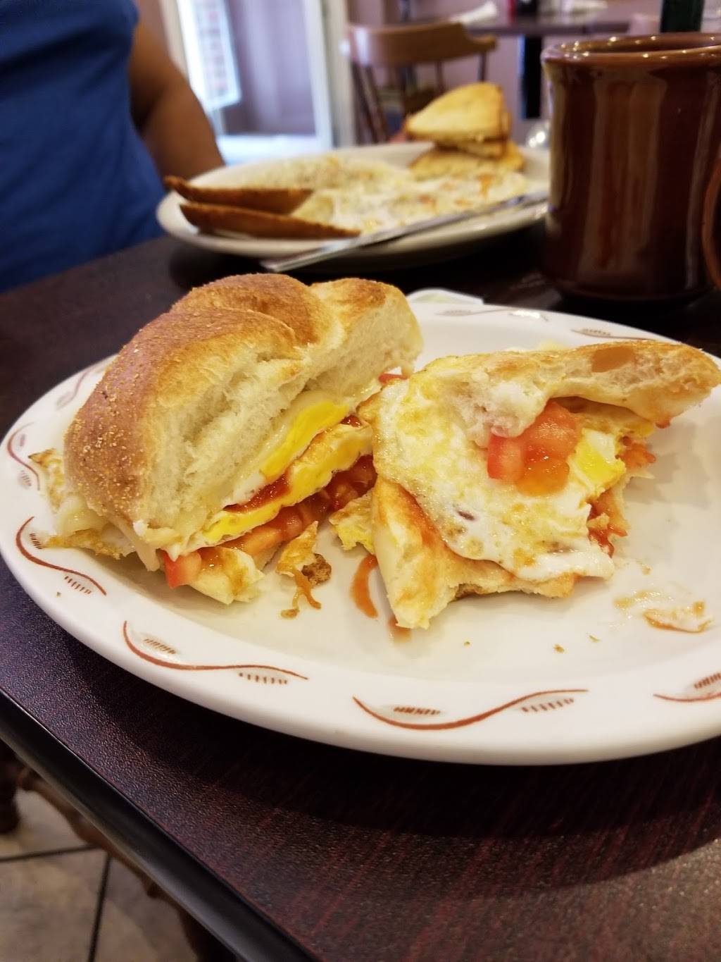 Angelos Restaurant | restaurant | 14 N 4th St, Easton, PA 18042, USA | 6102526956 OR +1 610-252-6956