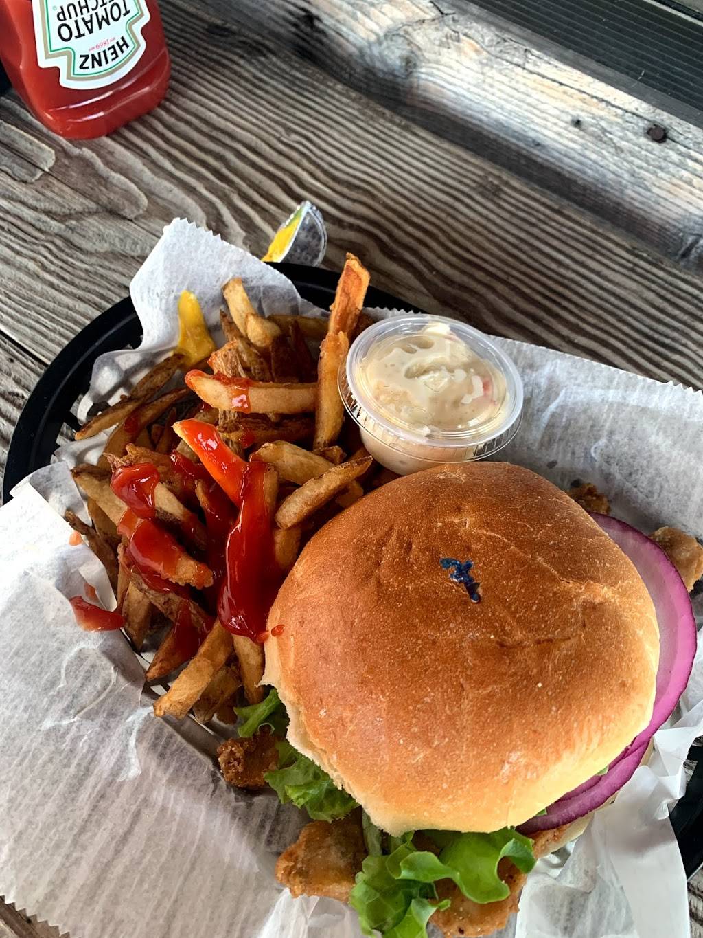 Rum Runners | restaurant | 133 E Dobbins Landing, Erie, PA 16507, USA | 8144554292 OR +1 814-455-4292