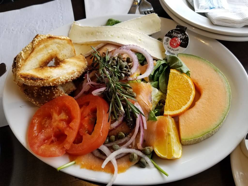 Breakfast Club | restaurant | 7577 Boulevard Taschereau, Brossard, QC J4Y 1A2, Canada | 4509262224 OR +1 450-926-2224