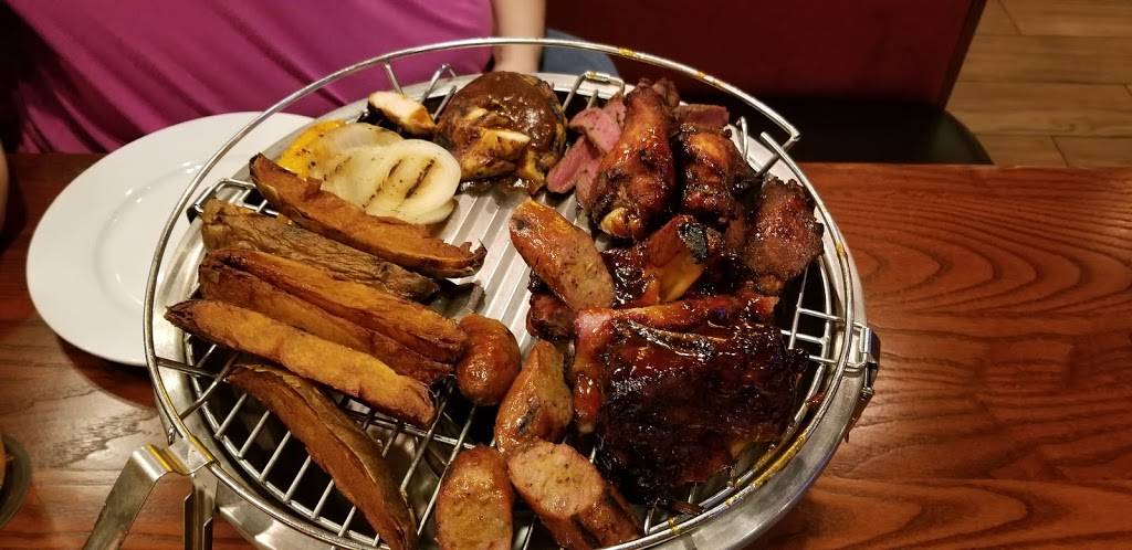 Smokey Bones BBQ & Grill - York | meal takeaway | 1301 Kenneth Rd, York, PA 17404, USA | 7178463760 OR +1 717-846-3760