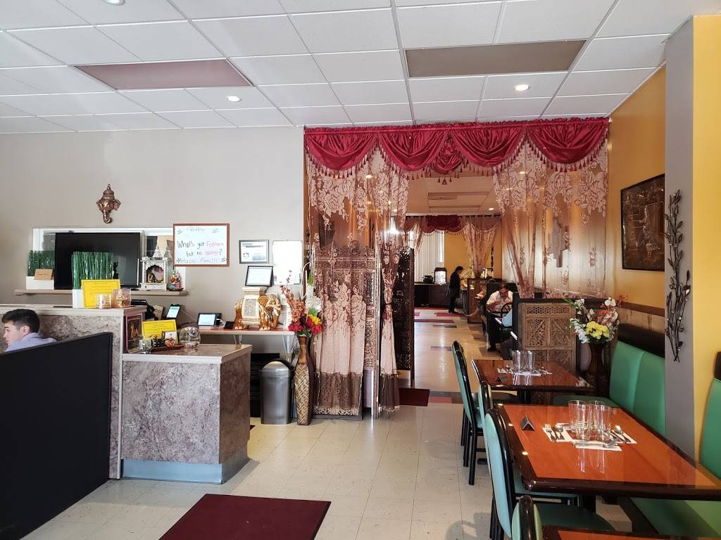 Curry & Crust Indian Cuisine Desi Pizza | restaurant | 4950 NE Belknap Ct, Hillsboro, OR 97124, USA | 5039926363 OR +1 503-992-6363