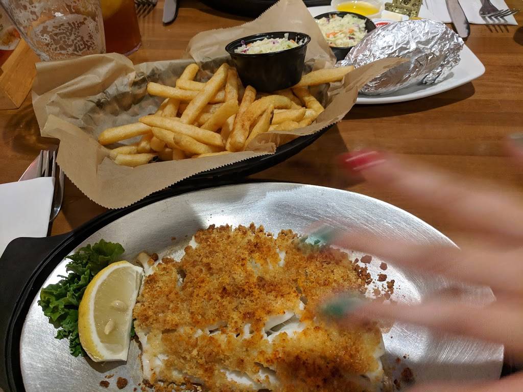 Lobster Boat Restaurant | restaurant | 273 Derry Rd, Litchfield, NH 03052, USA | 6038824988 OR +1 603-882-4988