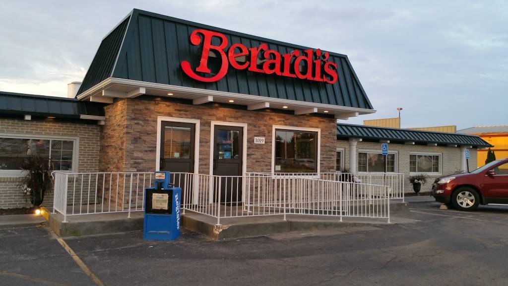 Berardis Family Kitchen | restaurant | 1019 W Perkins Ave, Sandusky, OH 44870, USA | 4196264592 OR +1 419-626-4592