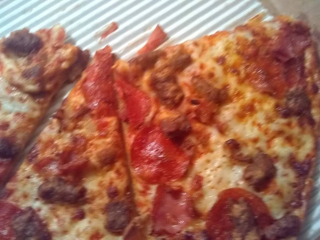 Pizza Hut | restaurant | 3009 N Clark St, Chicago, IL 60657, USA | 7735498993 OR +1 773-549-8993