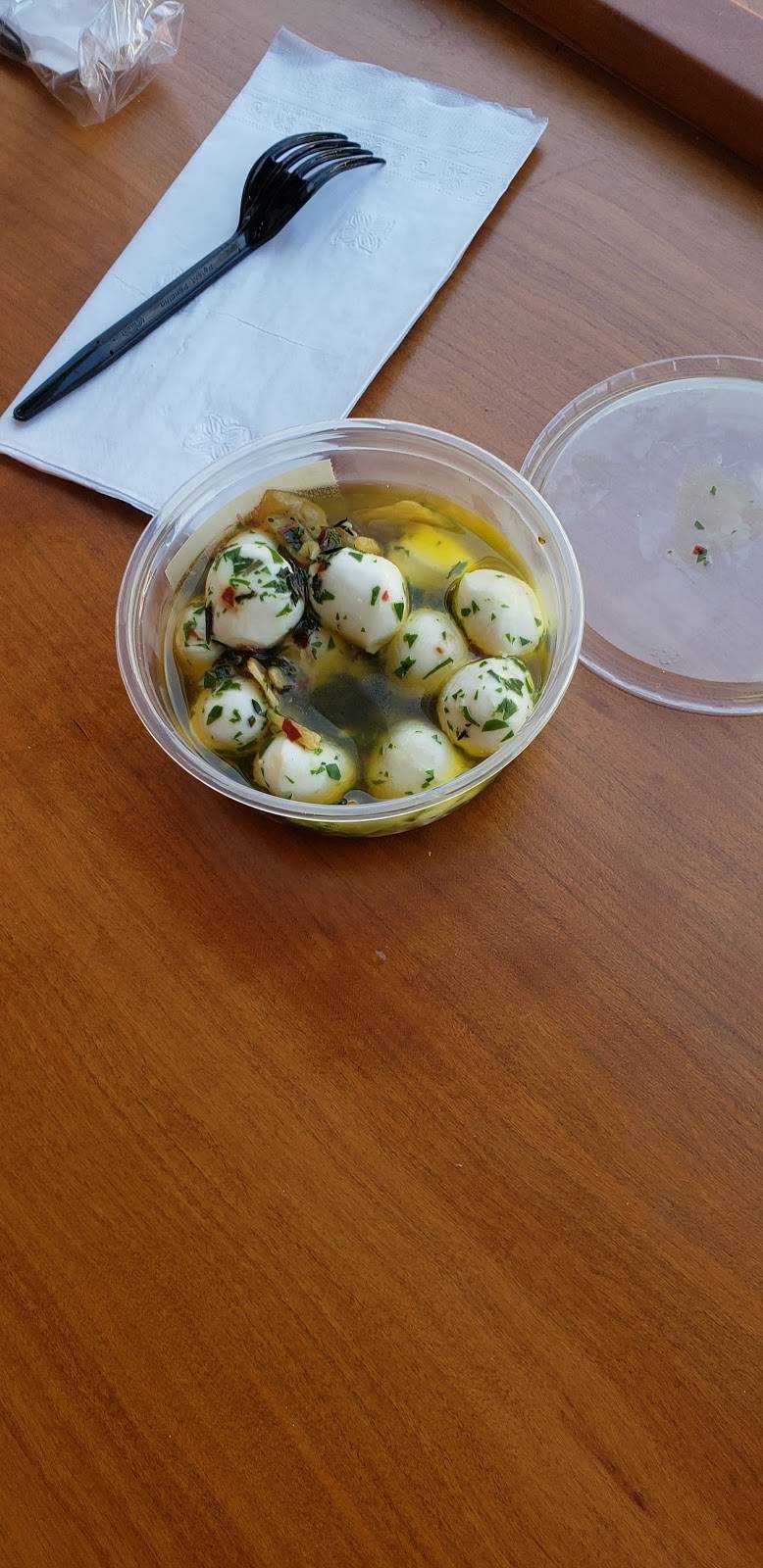 8 1/2 Church Hill | restaurant | 2709 E Marshall St, Richmond, VA 23223, USA | 8047880812 OR +1 804-788-0812