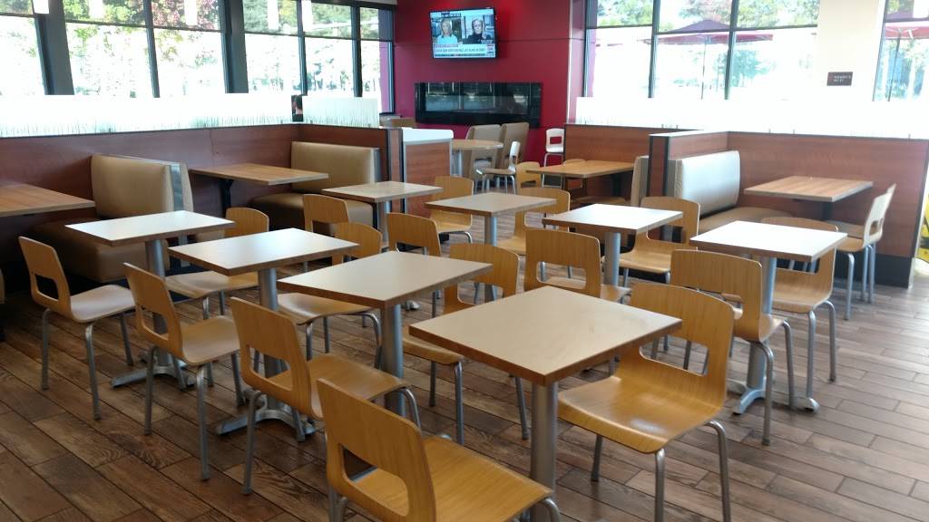 Wendys | restaurant | 301 Floyd Thompson Blvd, Hampton, VA 23666, USA | 7578656841 OR +1 757-865-6841