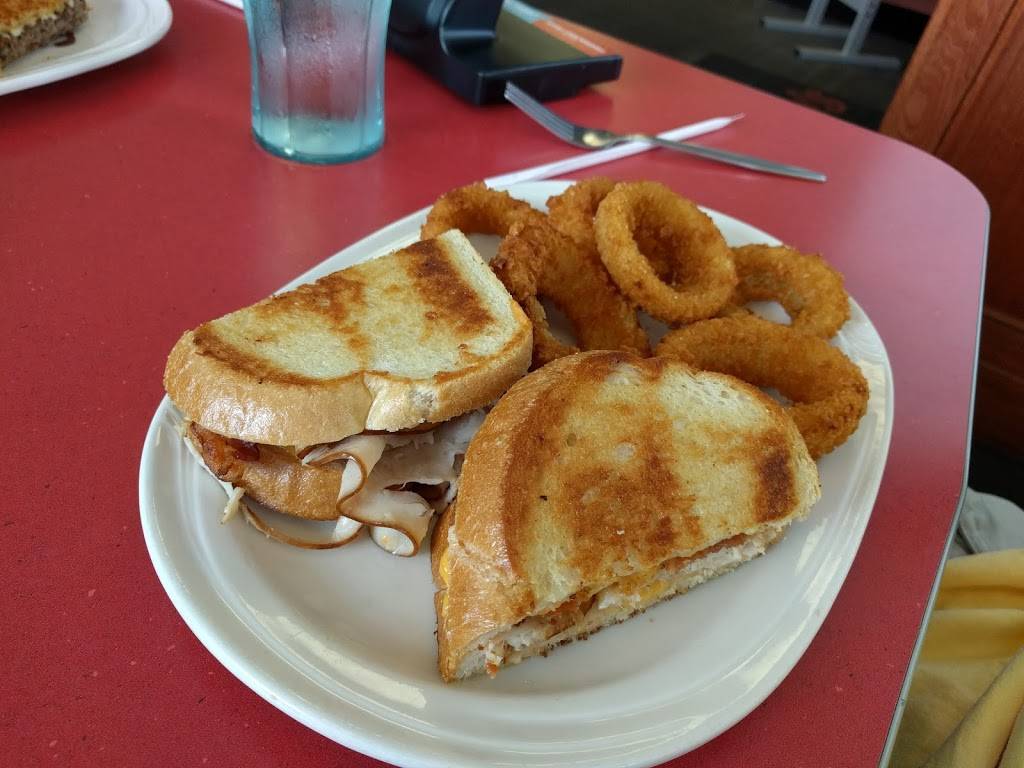 Friendlys | restaurant | 248 N Comrie Ave, Johnstown, NY 12095, USA | 5187622727 OR +1 518-762-2727