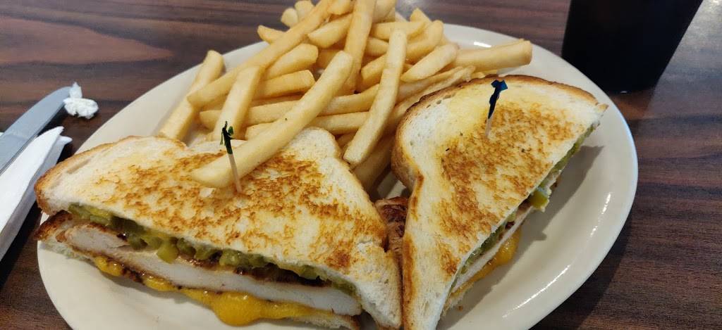 Cindis NY Deli & Restaurant | restaurant | 306 S Houston St, Dallas, TX 75202, USA | 2147444745 OR +1 214-744-4745