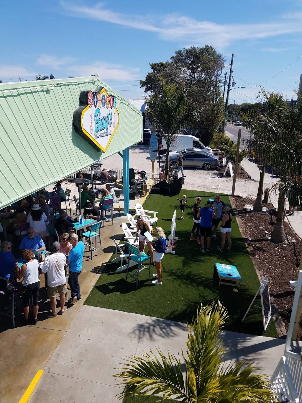 Buoys Waterfront Bar and Grill | restaurant | 678 75th Ave, St Pete Beach, FL 33706, USA | 7279392369 OR +1 727-939-2369