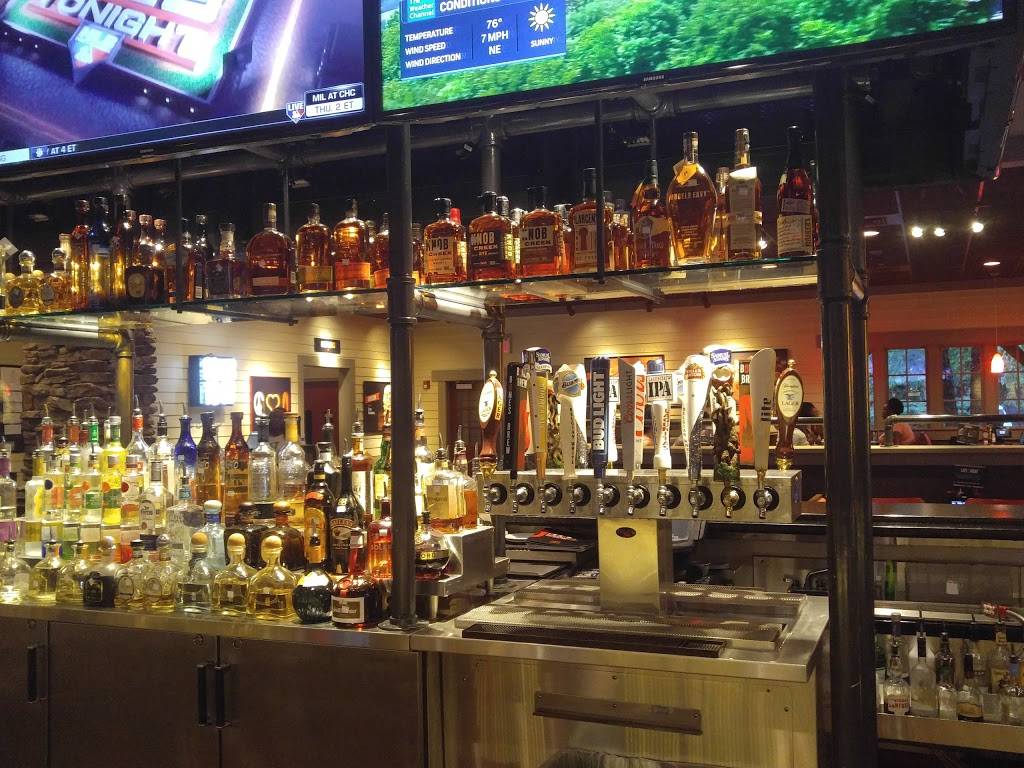 Smokey Bones Bar & Fire Grill | restaurant | 1405 Greenbrier Pkwy, Chesapeake, VA 23320, USA | 7573616843 OR +1 757-361-6843