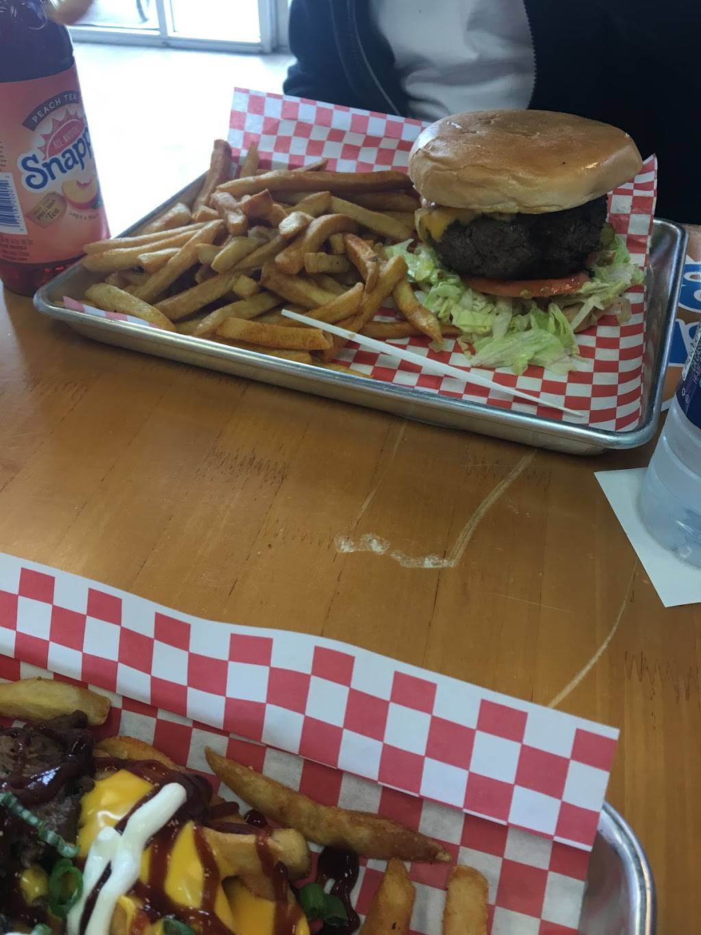 Big Bellys Burgers | restaurant | 5627 Aldine Bender Rd, Houston, TX 77032, USA | 8322885616 OR +1 832-288-5616